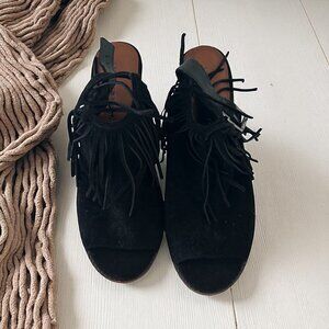 LUCKY BRAND Womens Liennah Black Fringe Heels Size 8